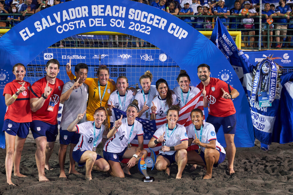 La Selección Nacional de Fútbol Playa se coronó campeona de El Salvador  Beach Beach Soccer Cup 2022. – Federación Salvadoreña de Fútbol